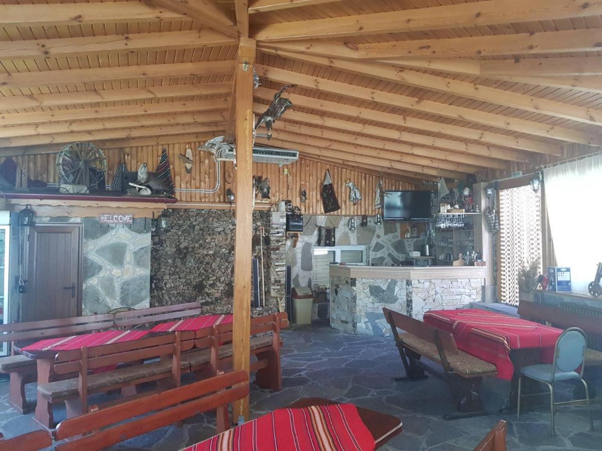 Къща За Гости С Механа Баджо Dospat Esterno foto